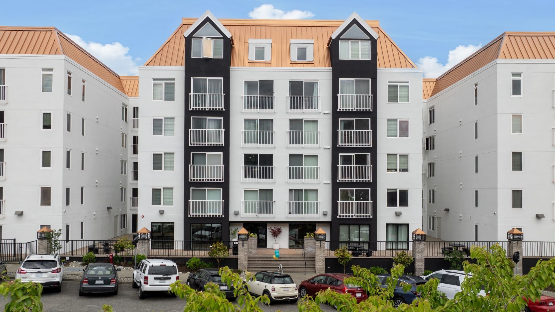 A large building with a lot of windows and balconies