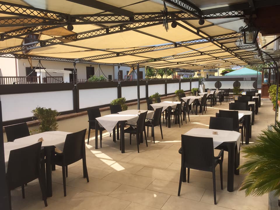 tavoli del ristorante tipico ciociaro