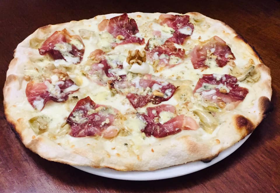 pizza bianca con prosciutto