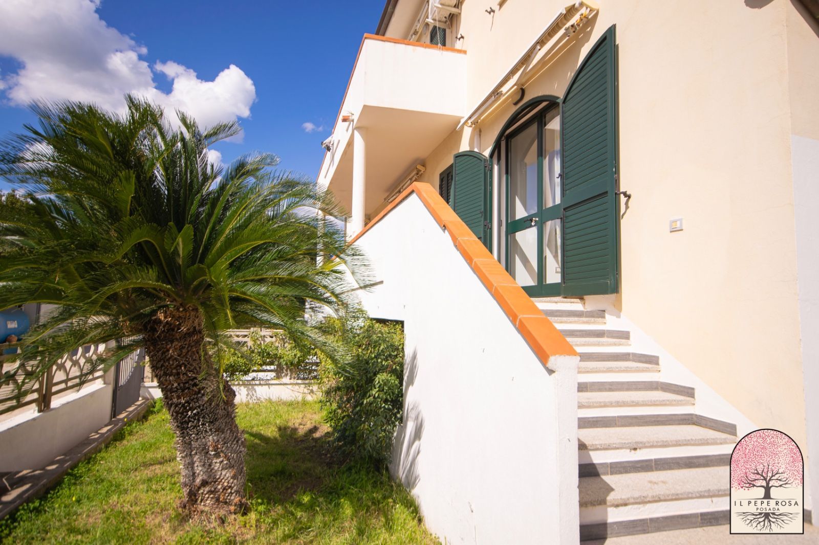 esterno bed and breakfast il Pepe Rosa a Posada, Nuoro, Sardegna