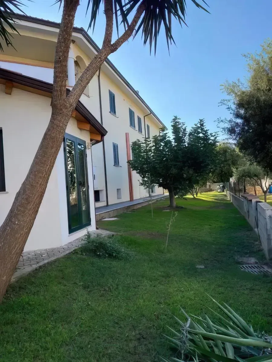 esterno bed and breakfast il Pepe Rosa a Posada, Nuoro, Sardegna