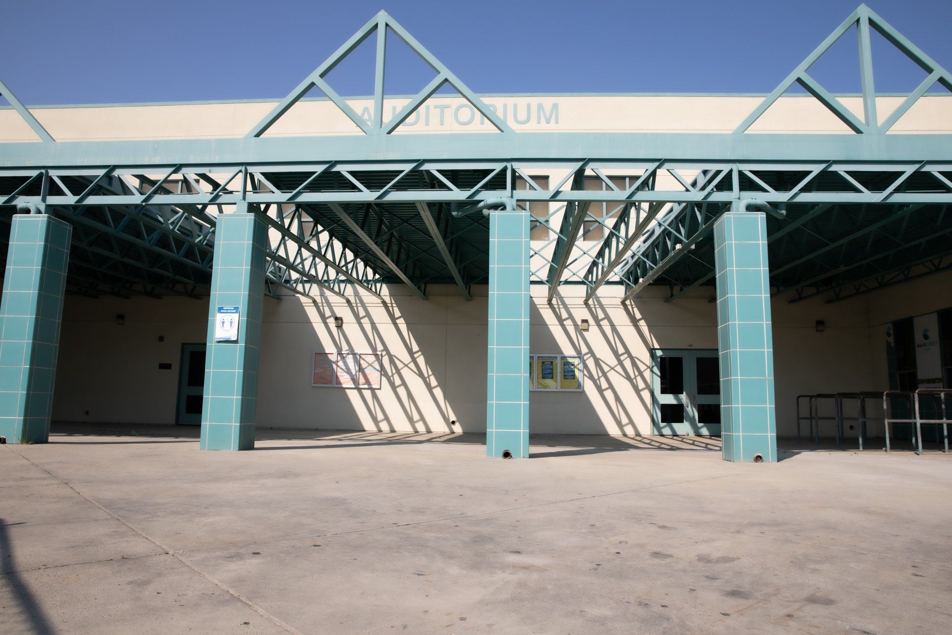 A building with the word auditorium on it