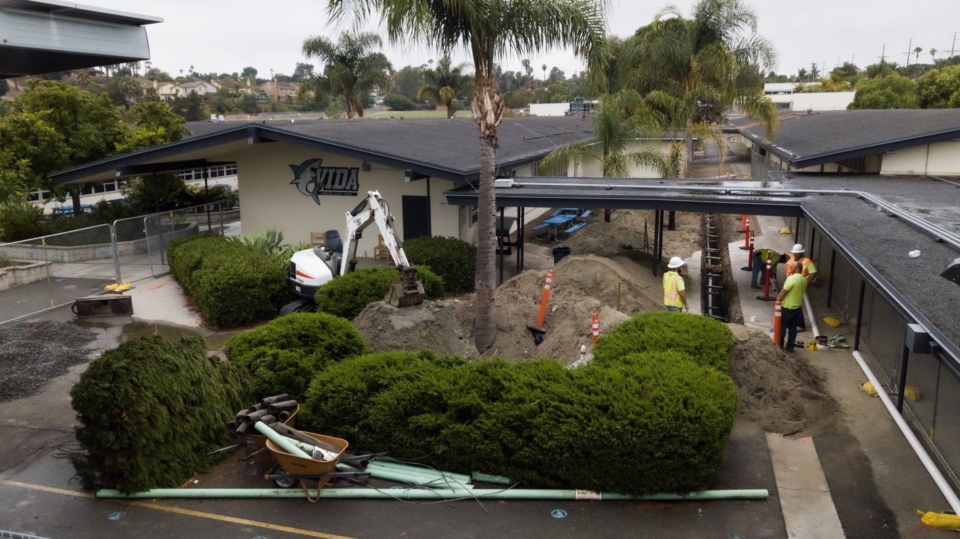 A building with a sign that says ' motel ' on it