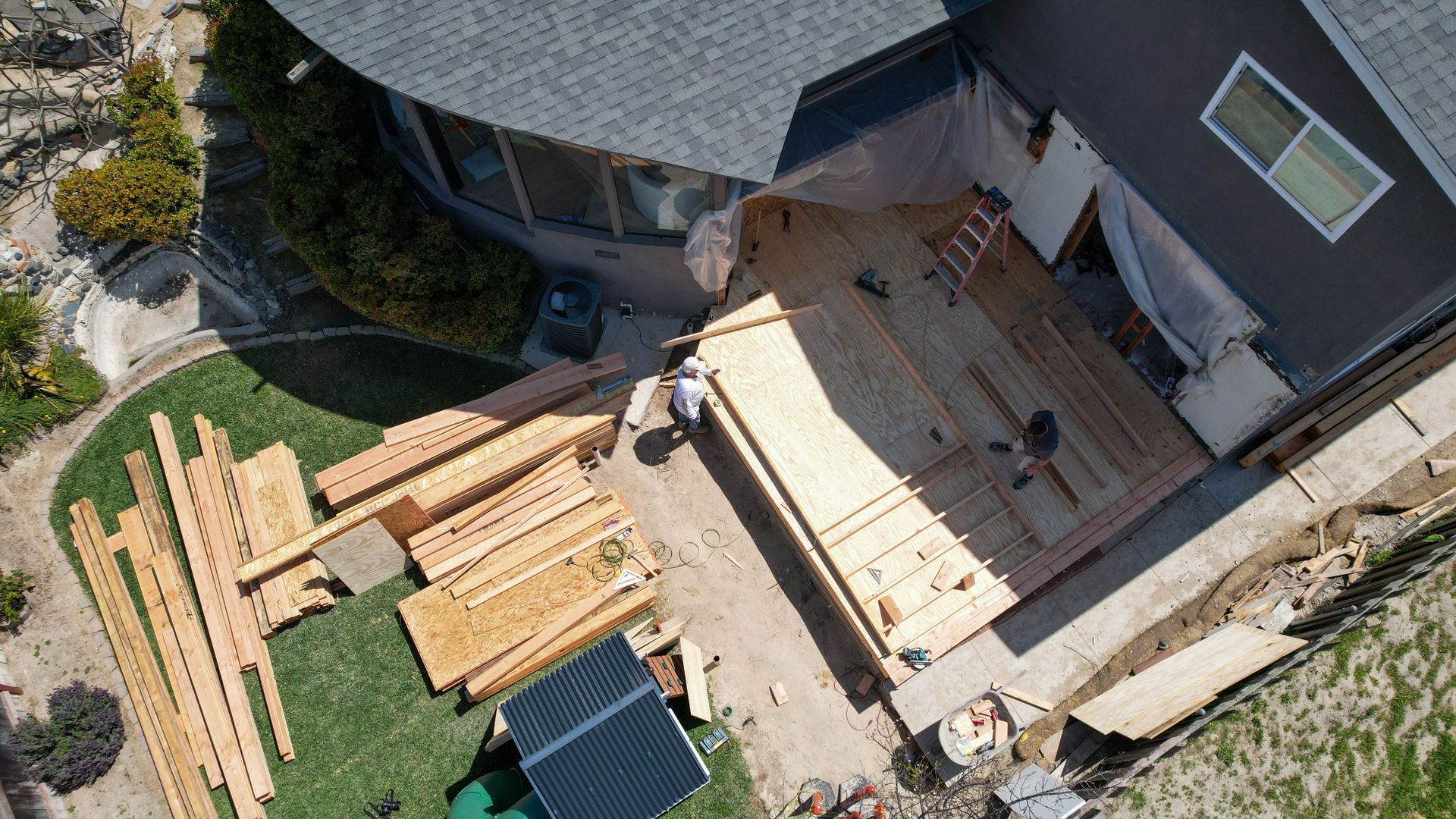 An aerial view of a house under construction.