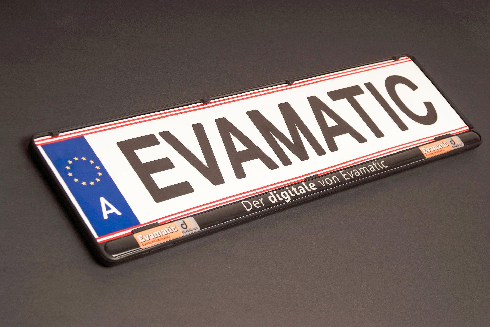 Ein Nummernschild mit der Aufschrift „evamatic“.