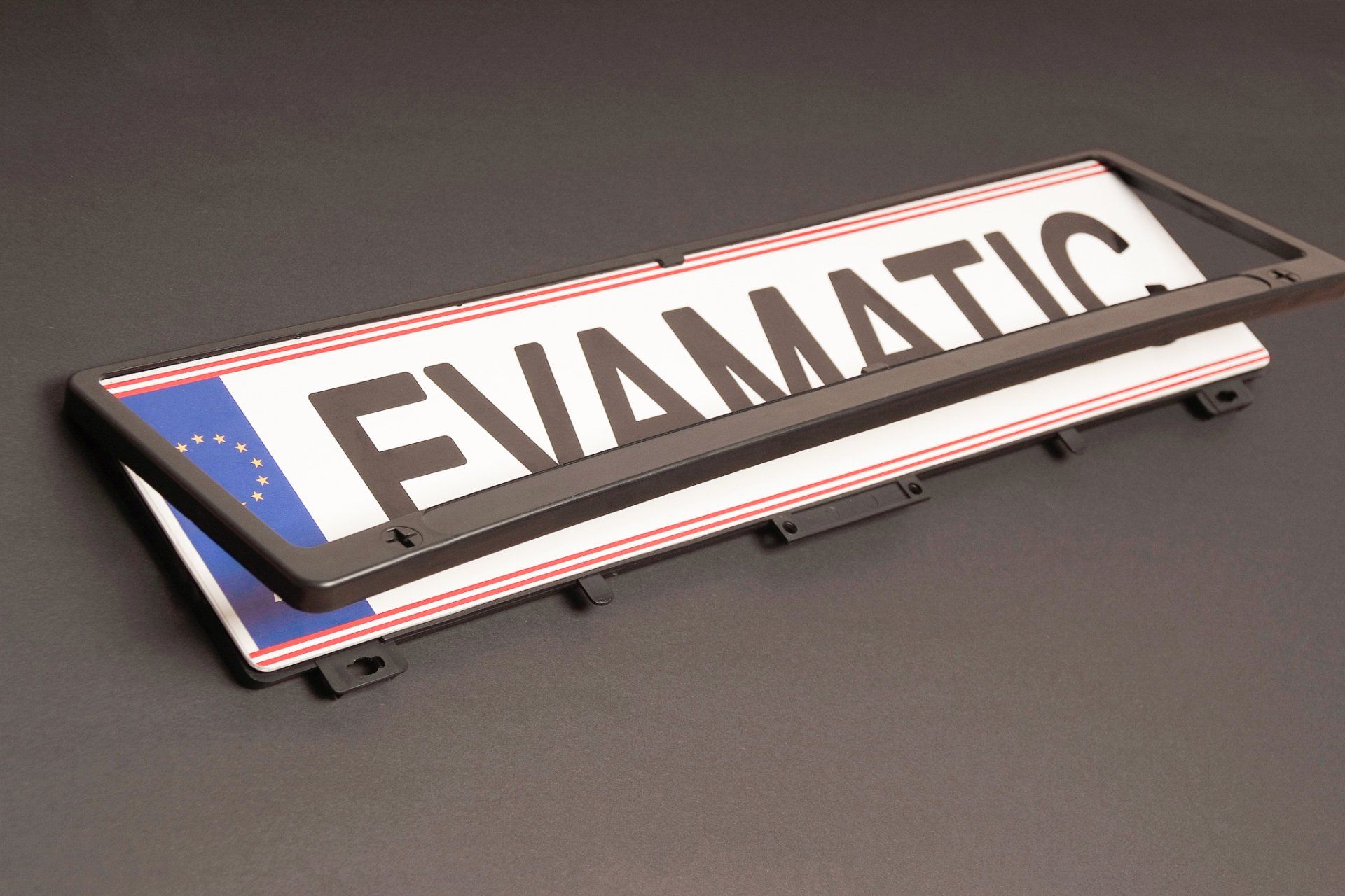Ein Nummernschild mit dem Wort „evamatic“ darauf