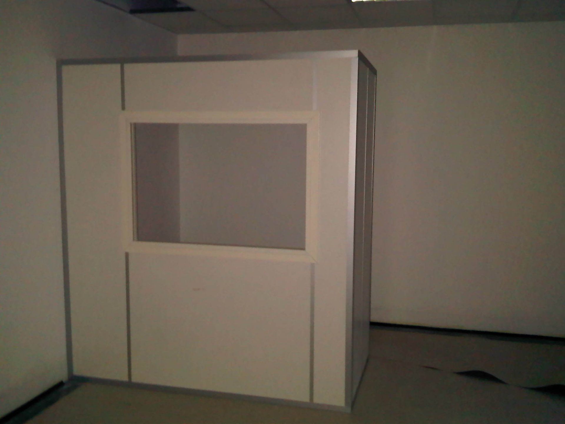 Paratie prefabbricate per box comandi