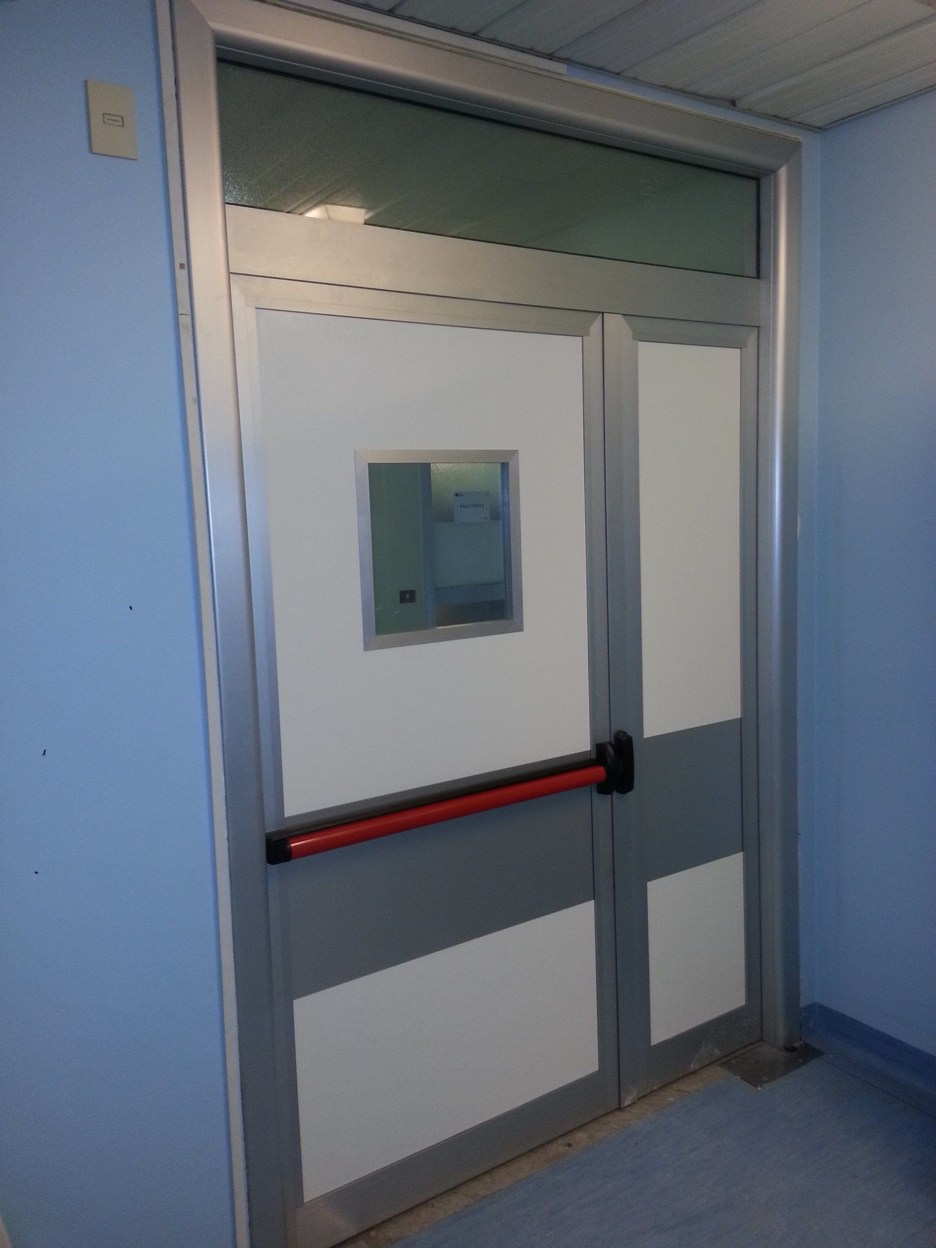 Porte a doppia anta con visiva