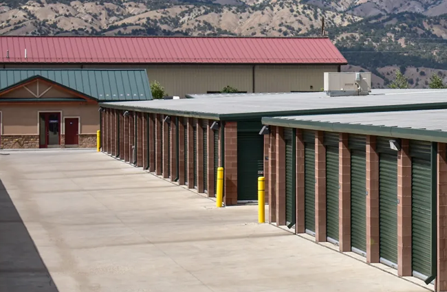 Self storage options at STOR-N-LOCK Self Storage in Gypsum, Colorado