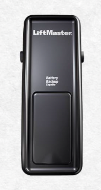 Une télécommande Liftmaster noire sur fond blanc