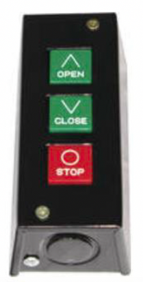 Une boîte noire avec des boutons verts et rouges qui indiquent ouvrir, fermer et arrêter