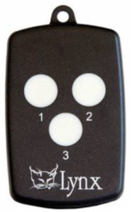 Une télécommande lynx noire avec trois boutons blancs