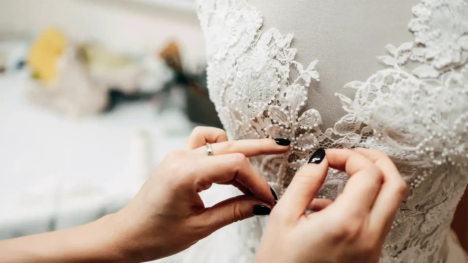 Houston Wedding Dress Alterations: Timelines, Costs, and Tips -p