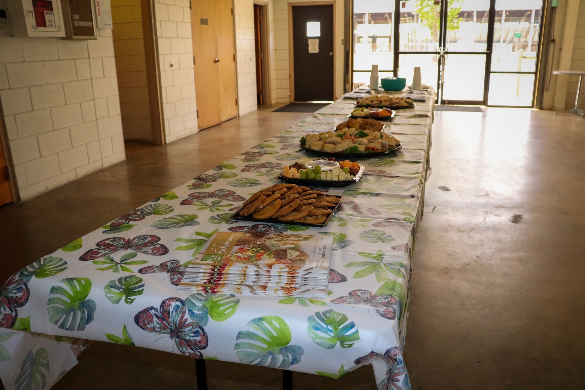 food table at Neflhpl