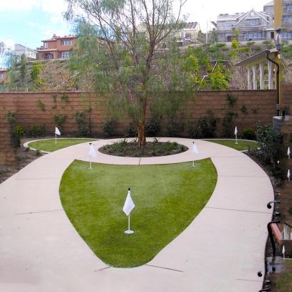 small oval putting green