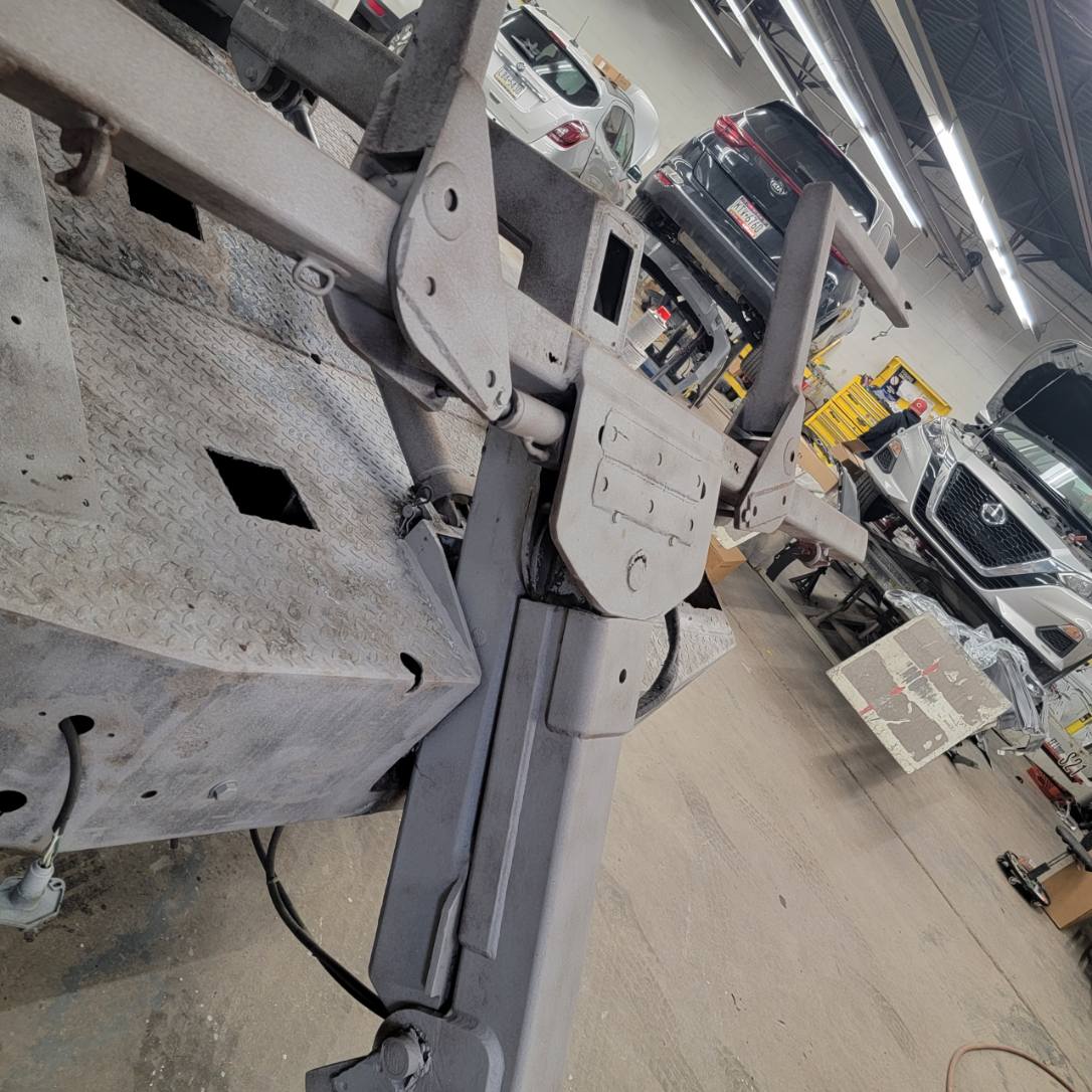 Colored grey metal, use for lifting cars