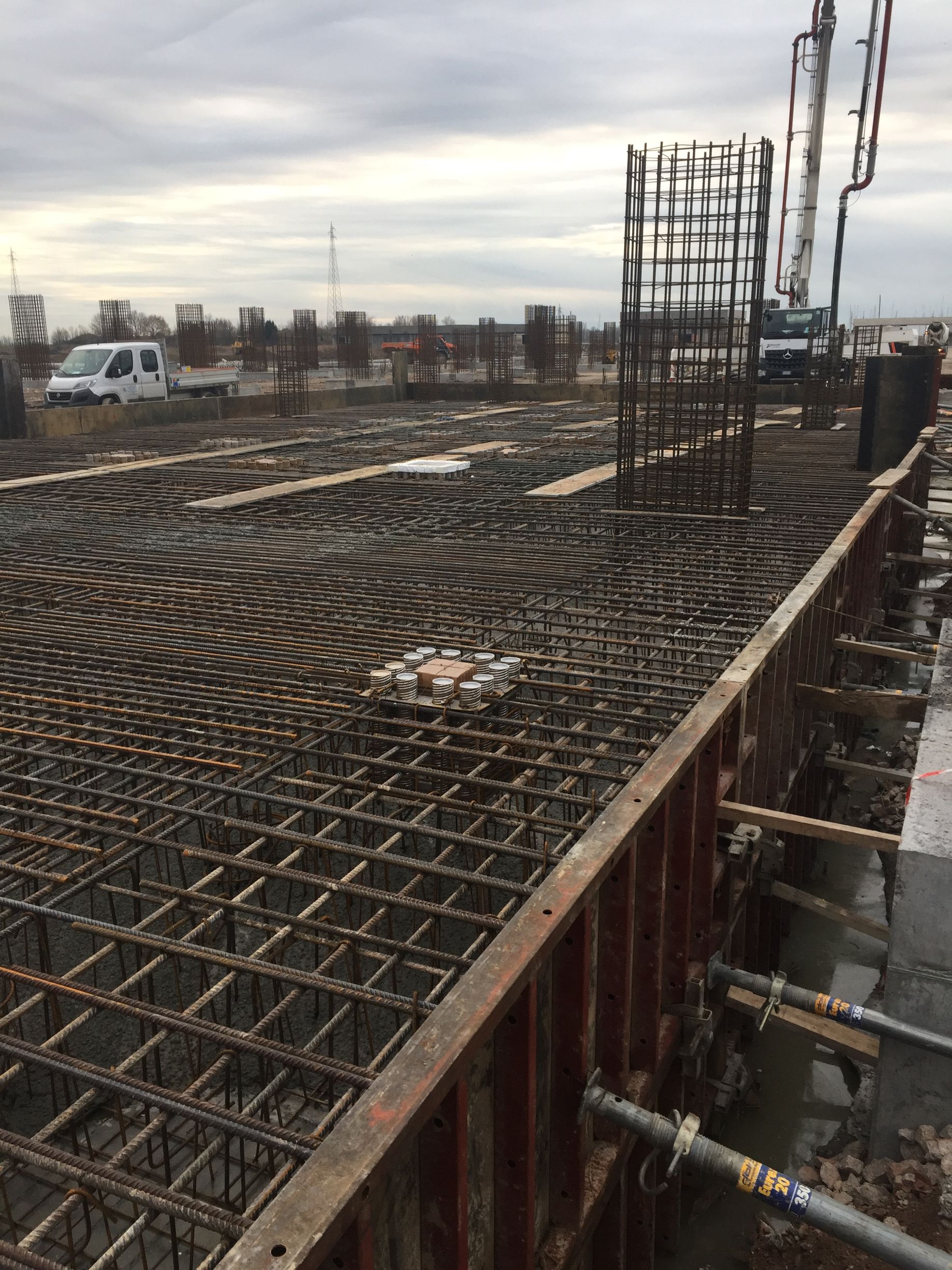 REALIZZAZIONE COMMERCIALE3