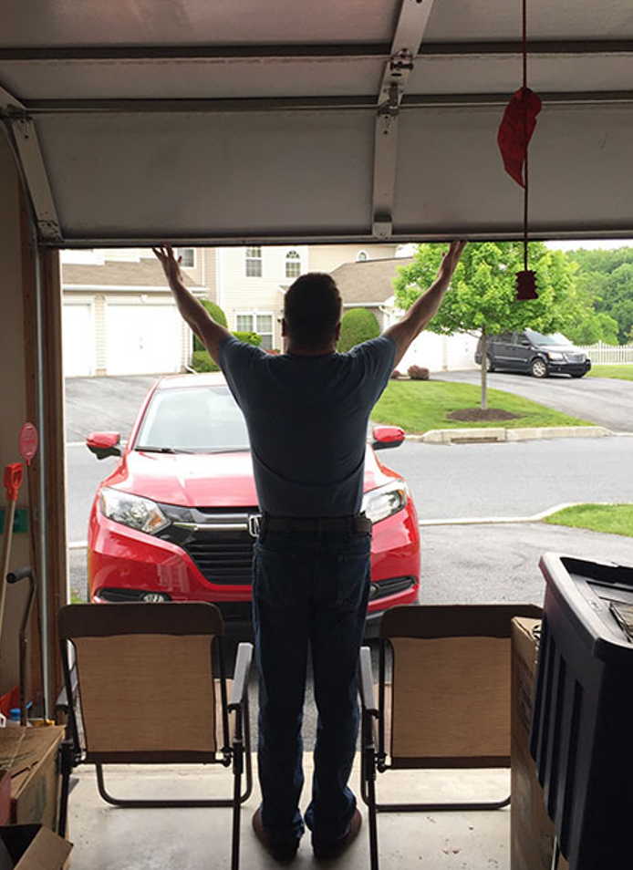 garage door repairman