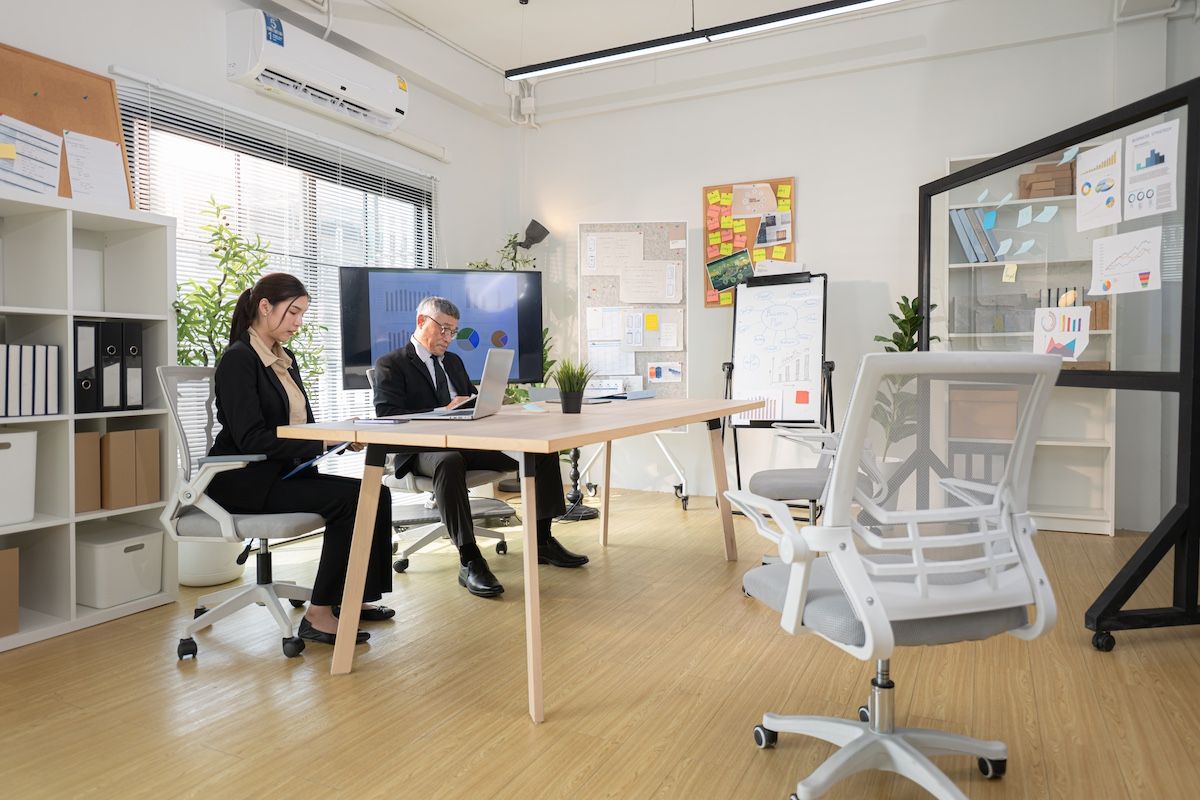 Rent a Commercial Space for Your Hybrid Office With Lindner Properties in Mid-MO!