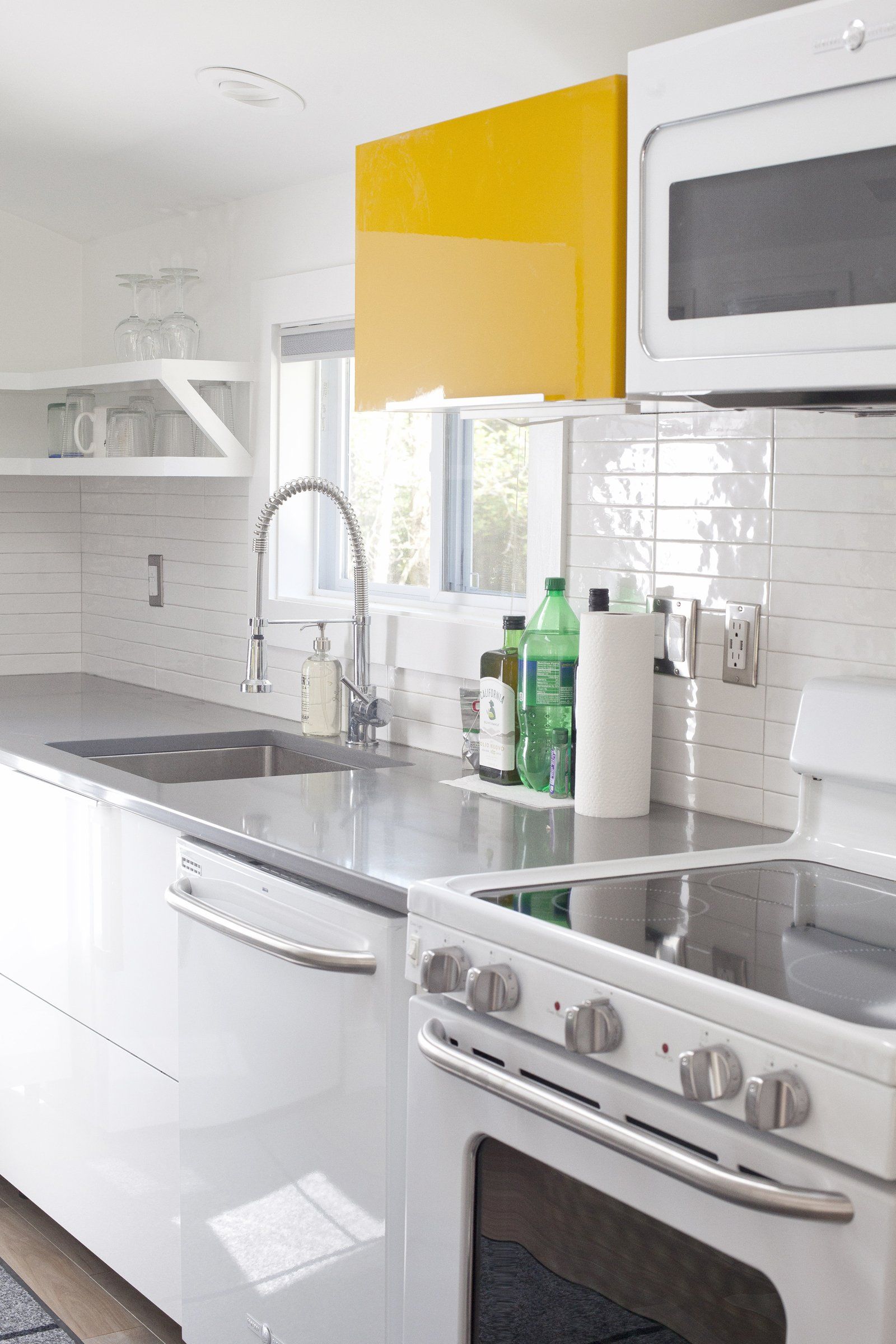 Stacked Tile Backsplash - Charlottesville, VA - Max Tile