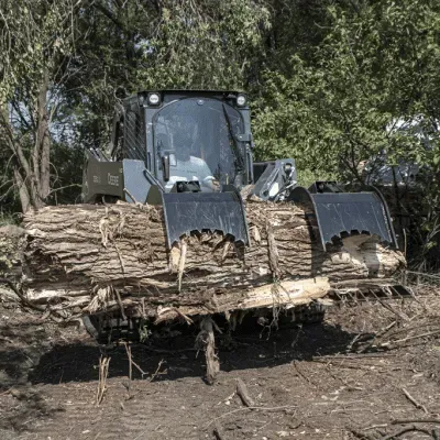 Prime Attachments | Skid Steer Heavy-Duty Rock + Brush Grapple