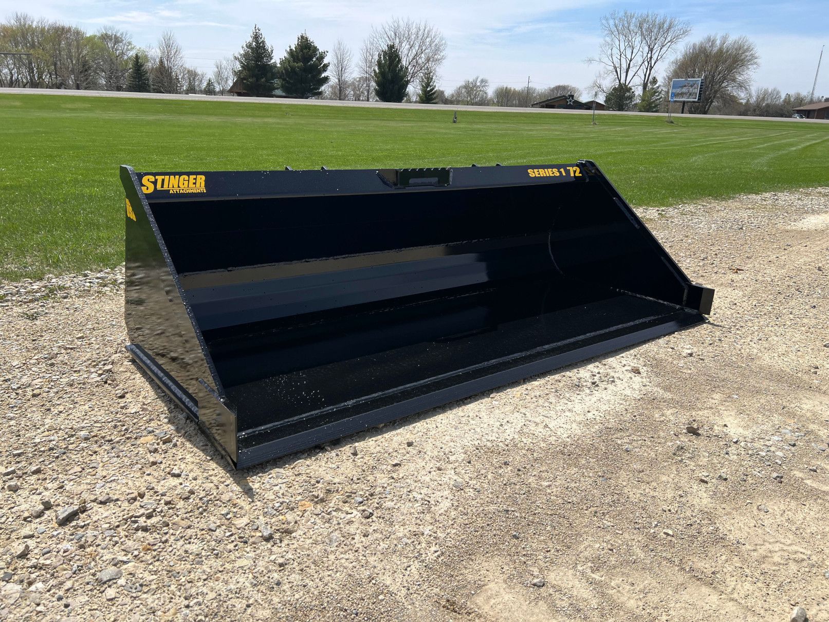 Stinger Attachments | MB1 Skid Steer Material Bucket Series 1