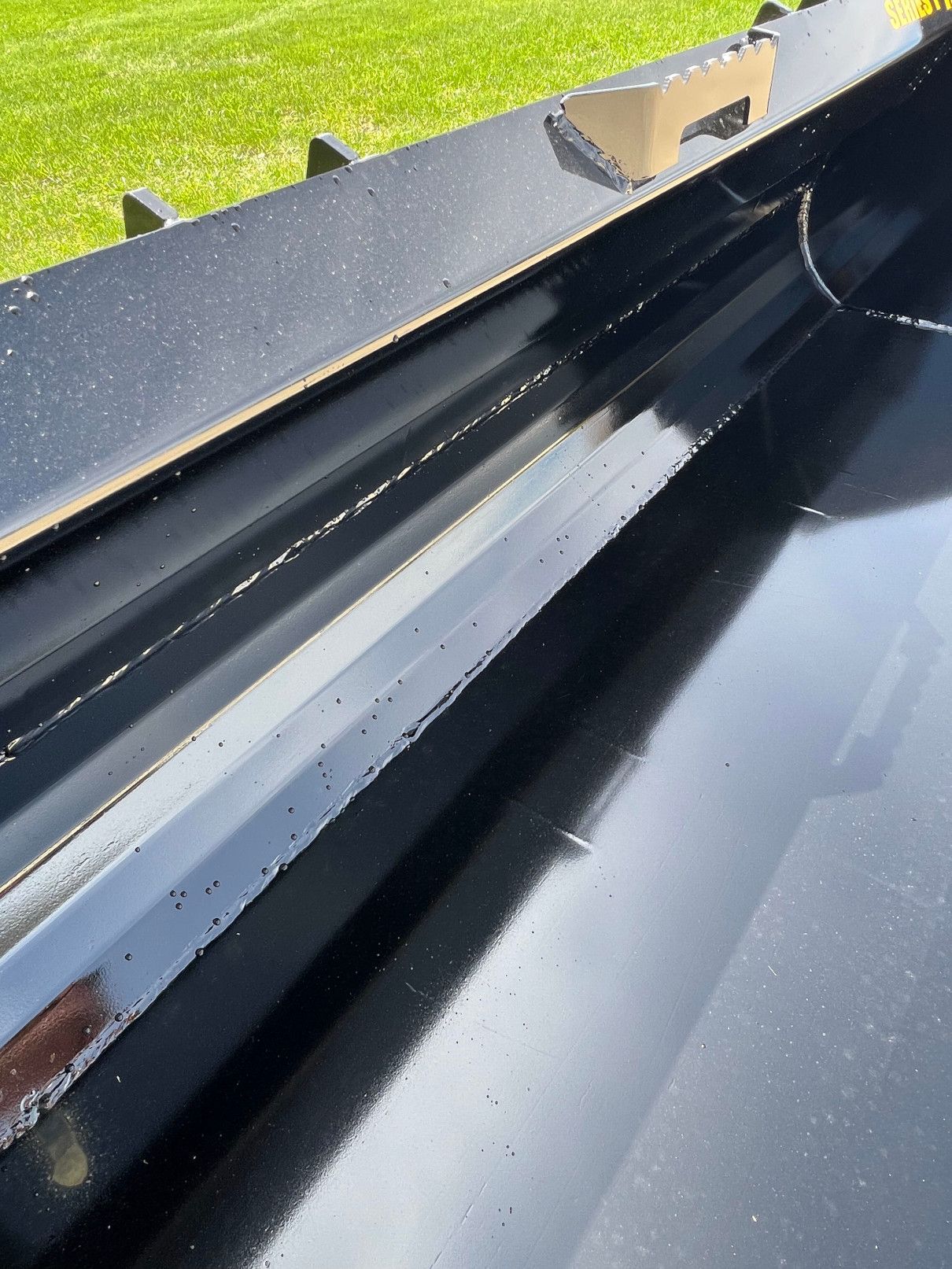 Stinger Attachments | MB1 Skid Steer Material Bucket Series 1