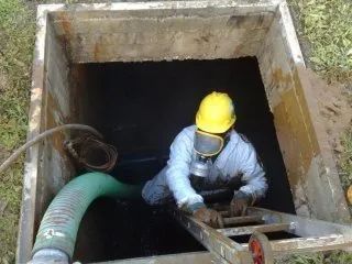 operaio fognature