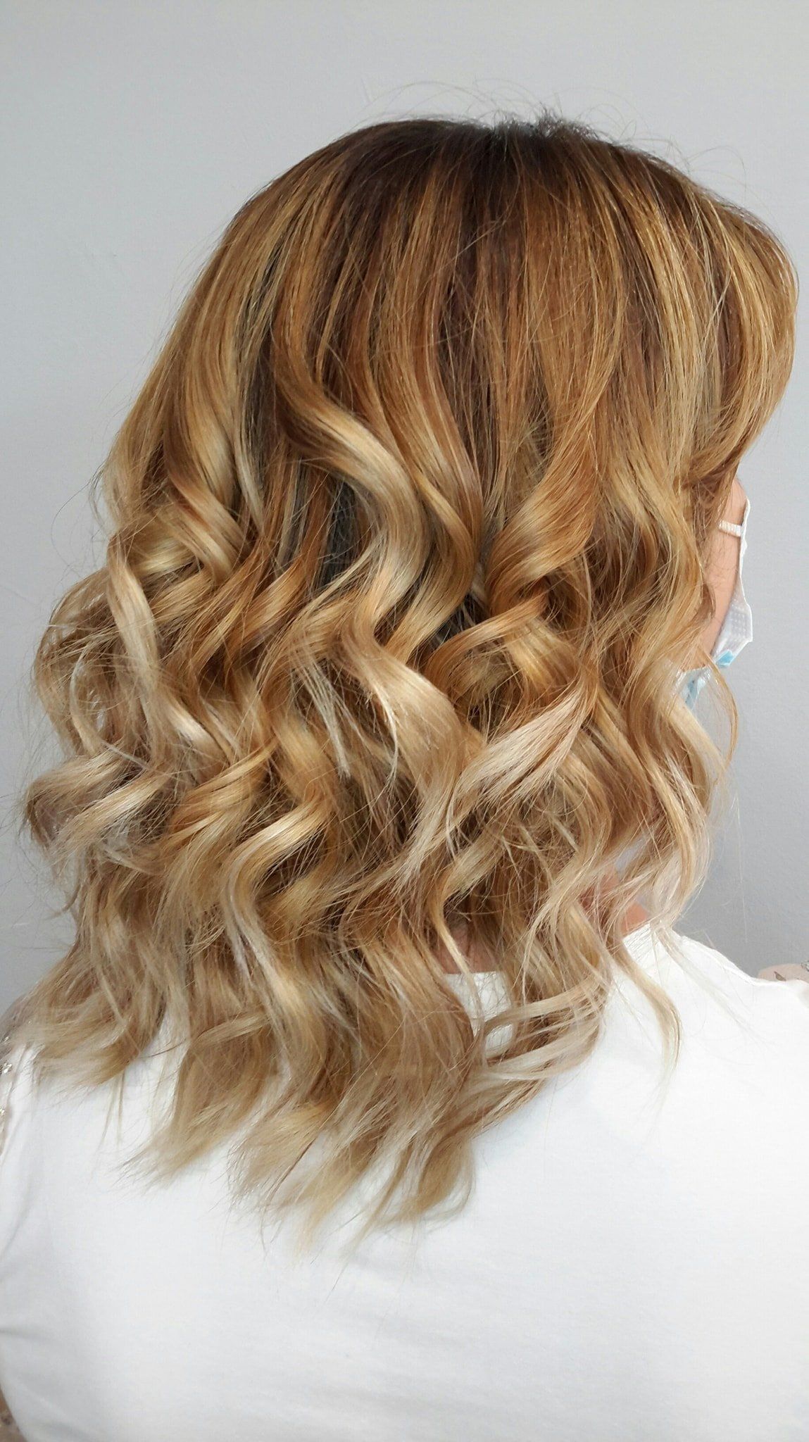 Capelli biondi mossi