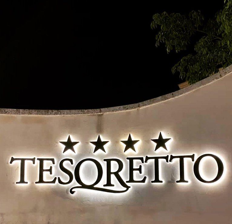 grafici specializzati nella creazione di insegne commerciali