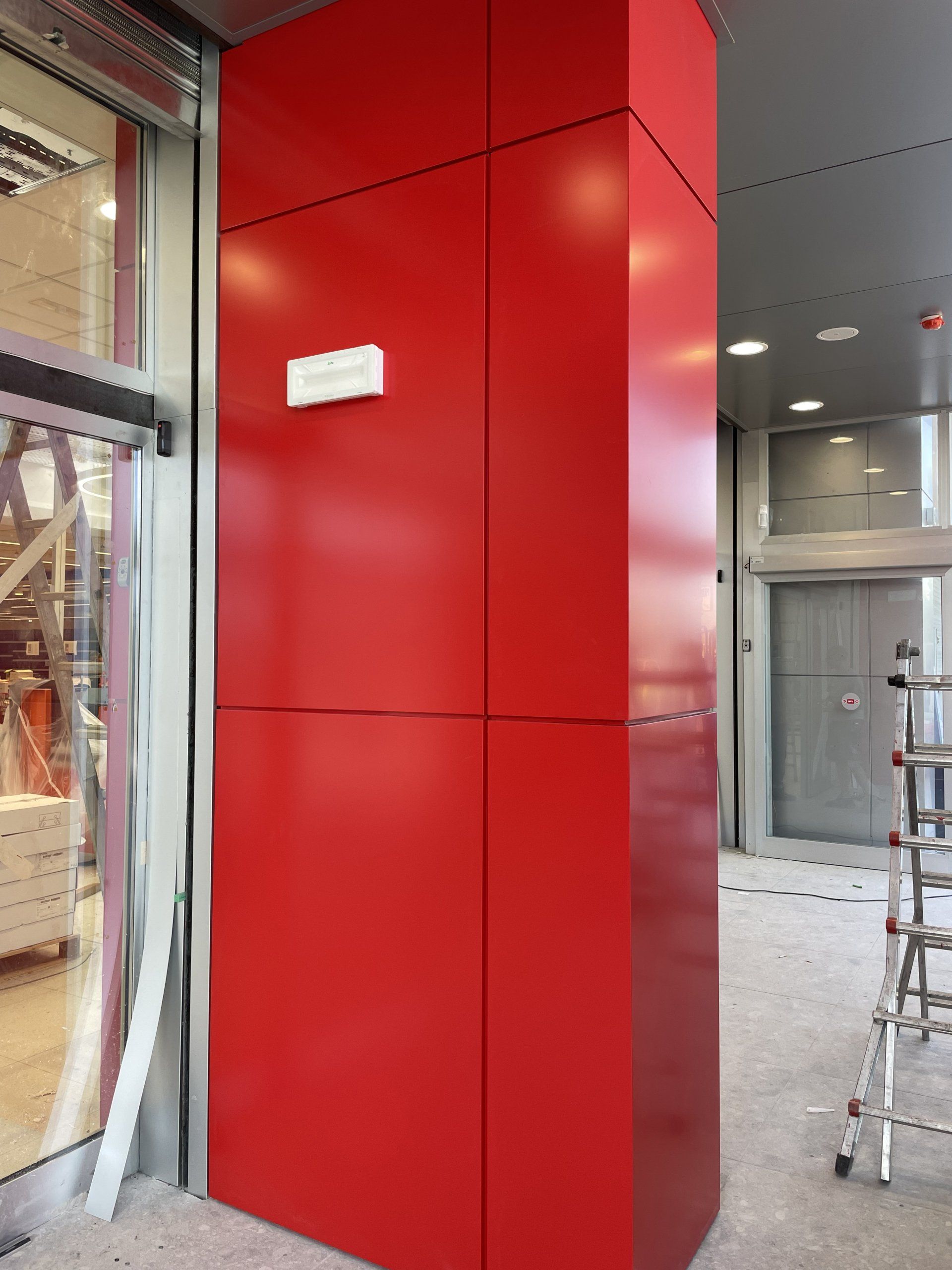 parte con pannelli in alucbond