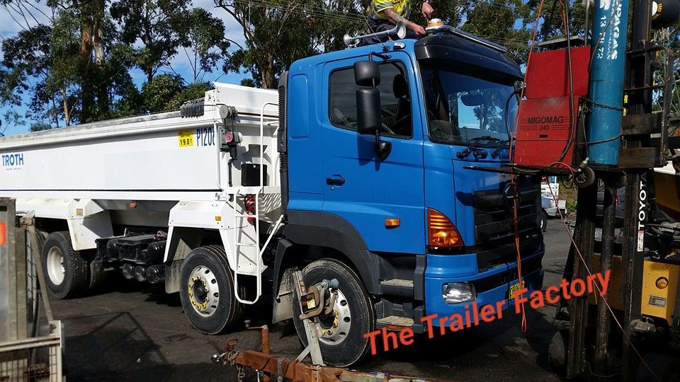 Blue 10 Wheeler Truck — The Trailer Factory In Port Macquarie, NSW