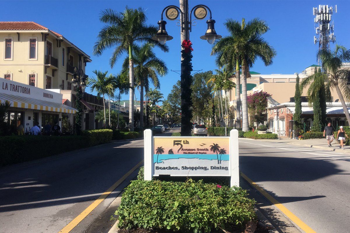 5th Avenue downtown old Naples, Florida