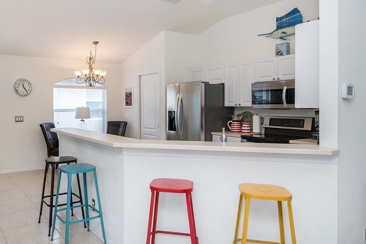 Breakfast bar at Naples Lake View, Briarwood, Florida