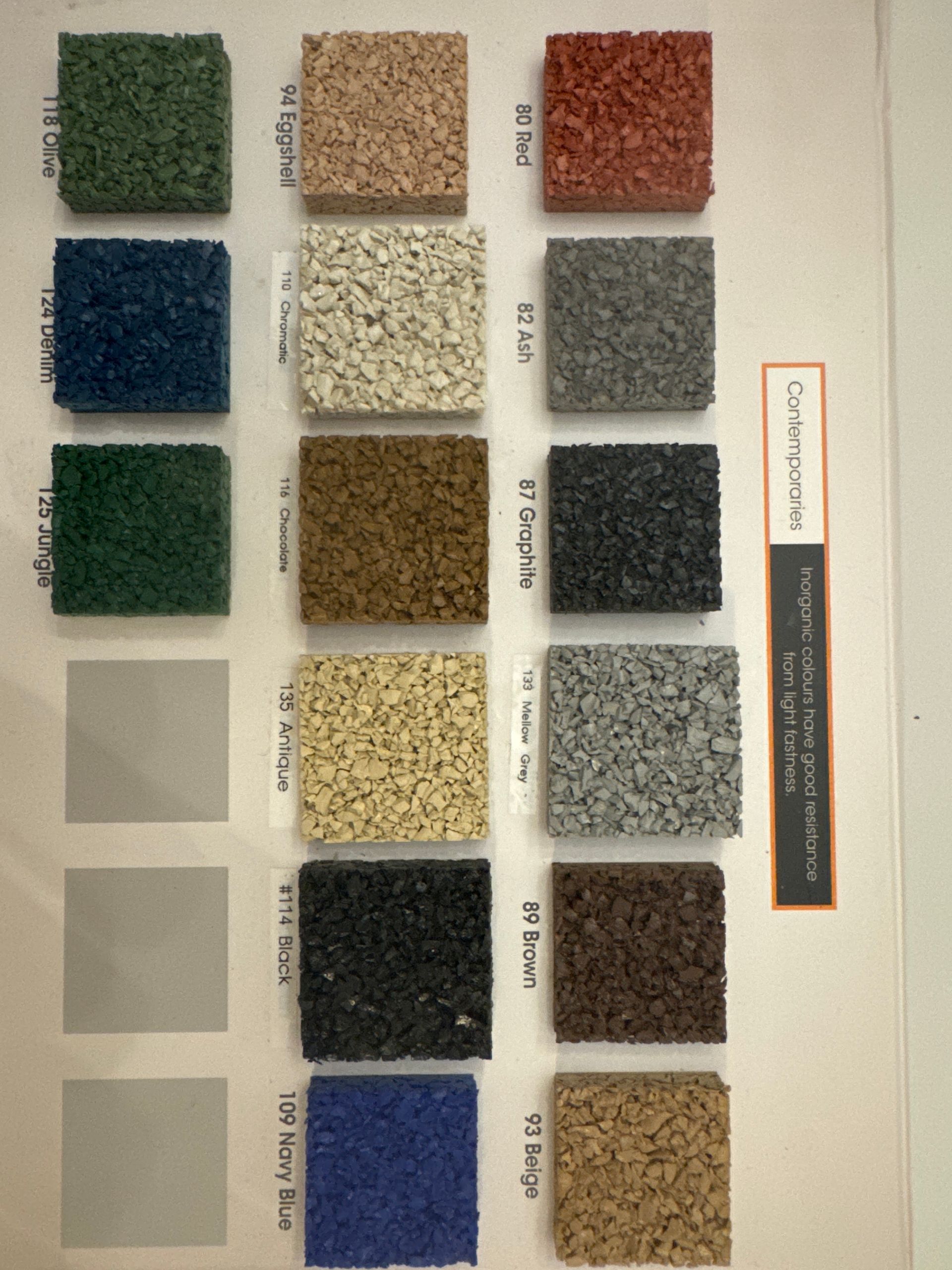 Une feuille de papier avec des carrés de différentes couleurs et le mot luxe dessus