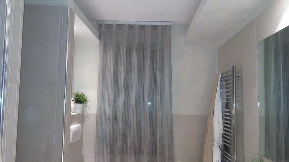 tenda da interni grigia