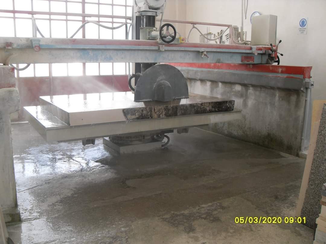 lavorazione marmo in laboratorio