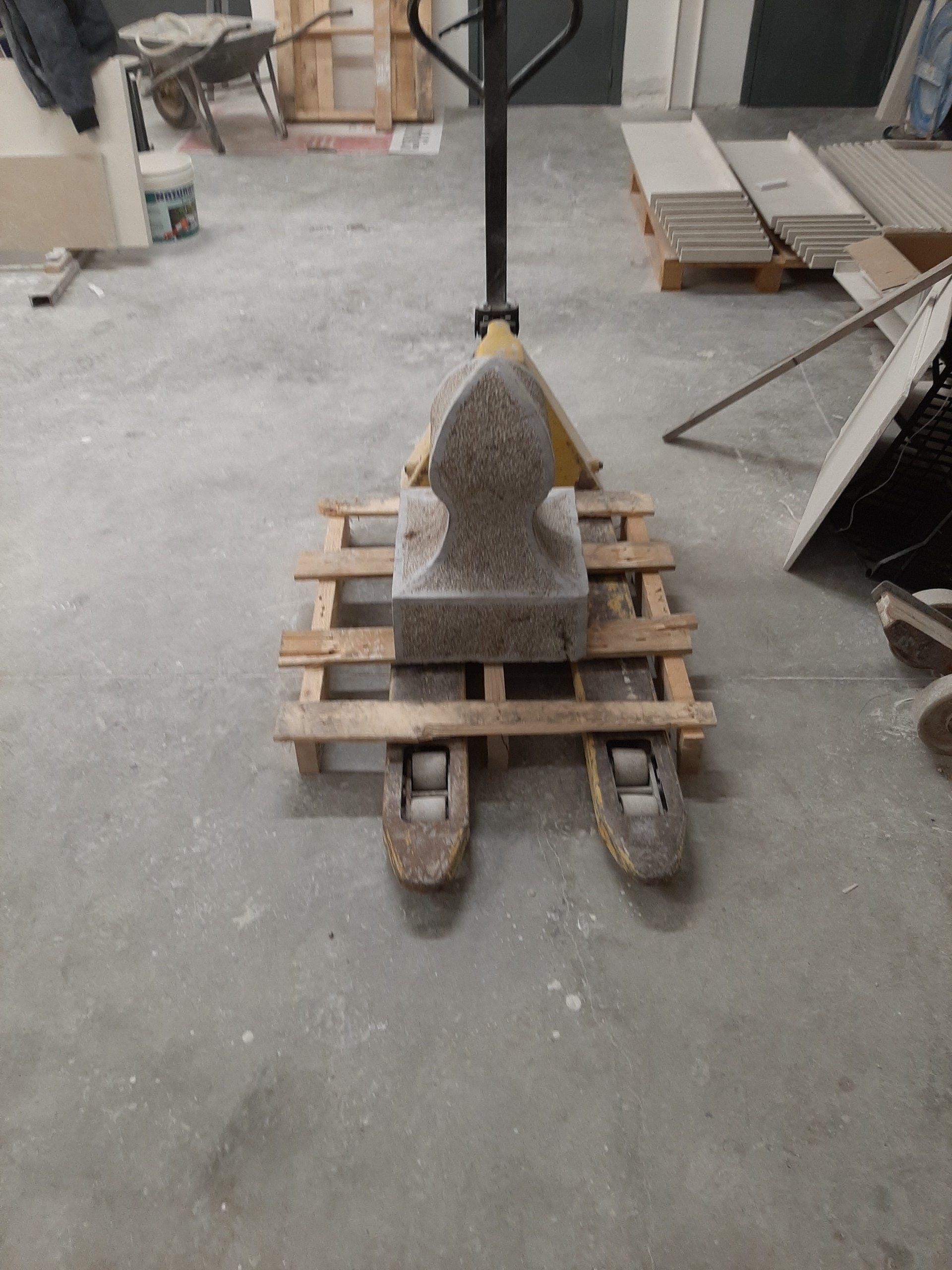 movimentazione blocco in pietra