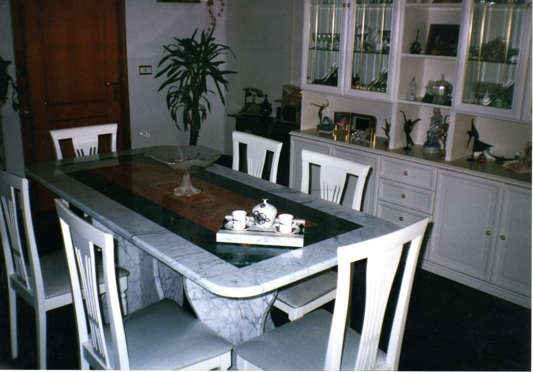 tavolo in marmo bianco