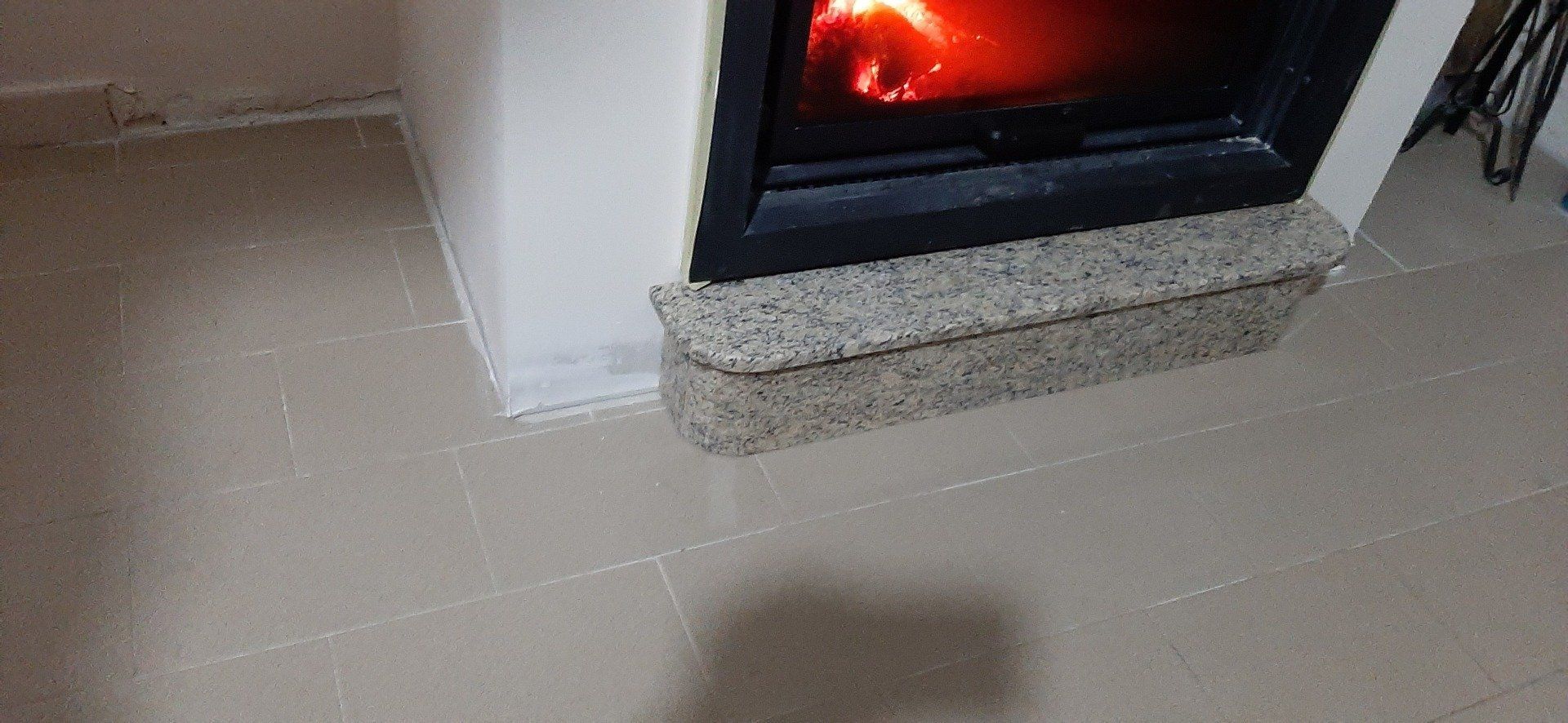 dettaglio elemento in pietra