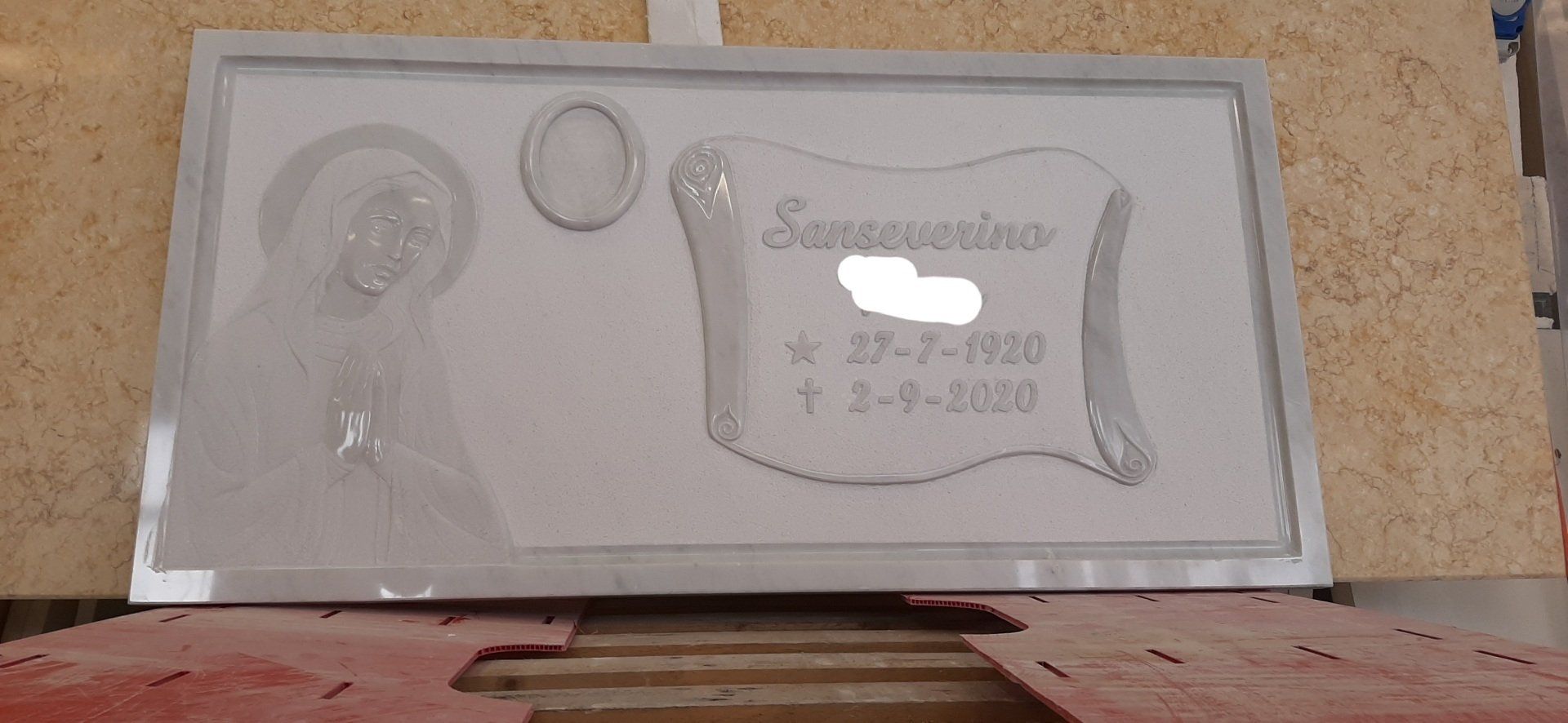 lavorazione lapide in marmo