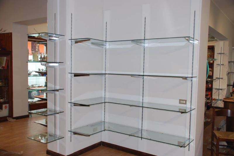 produzione scaffalature per negozi