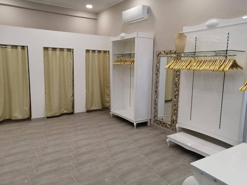 appendiabiti per negozi