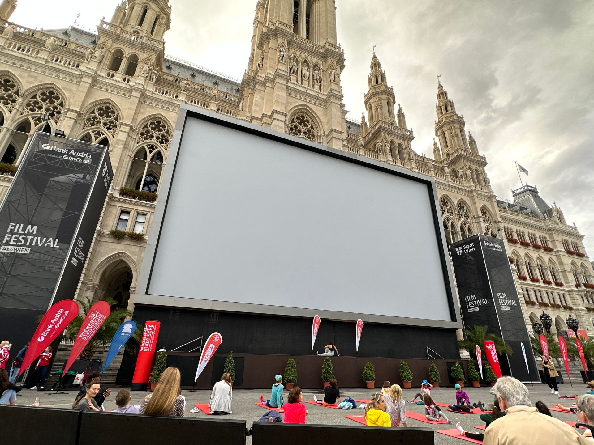 Seated Twist, Yoga on the stage of Filmfestival, Rathauspaltz