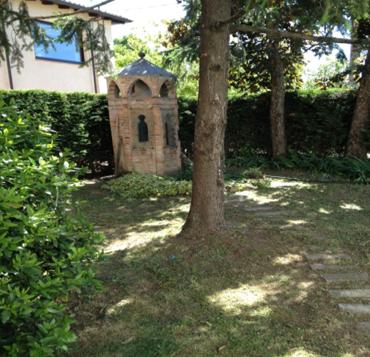 spazio verde con prato