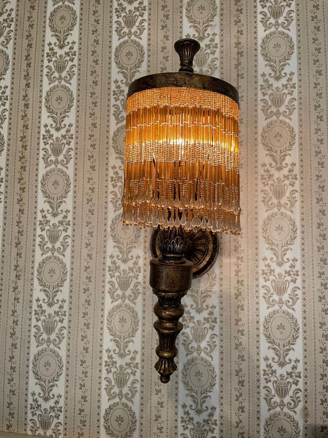 colonial room lamp
