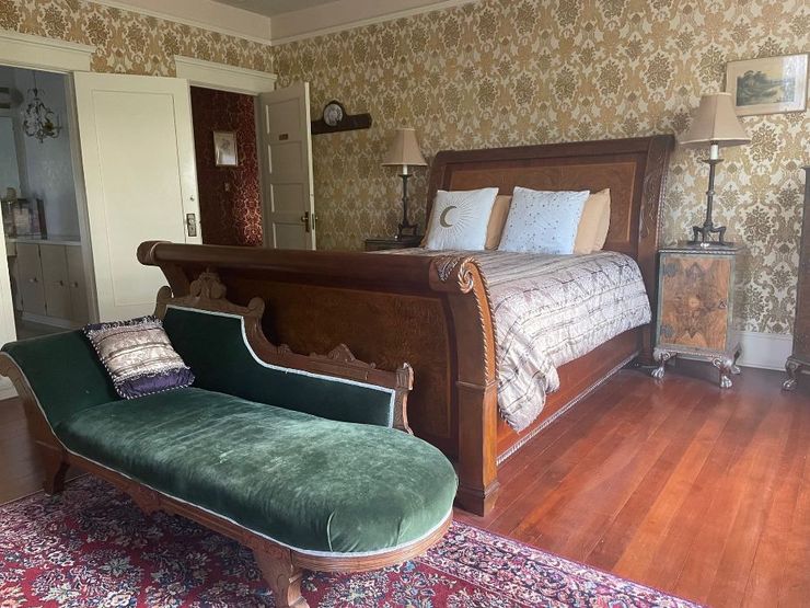 victorian bedroom