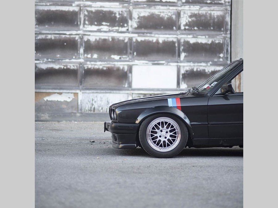 e30 bmw, bmw, race car, track car, custom fabrication. roll cage. 