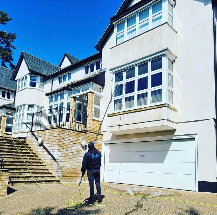 Commercial window cleaning