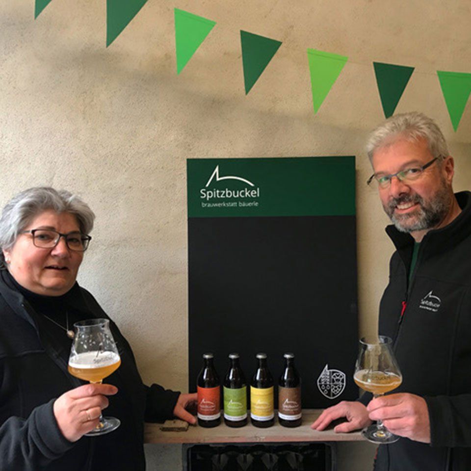 Spitzbuckel 330 ml Bier mit zwei Personen